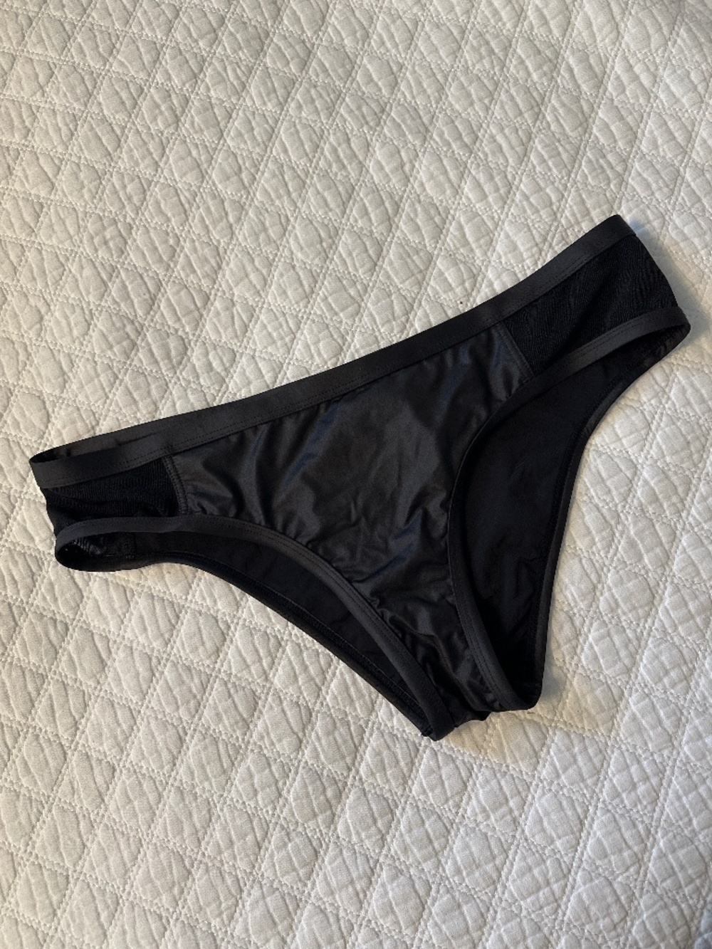 ✨ 3 for $30 ✨ Oakley Bikini Bottoms